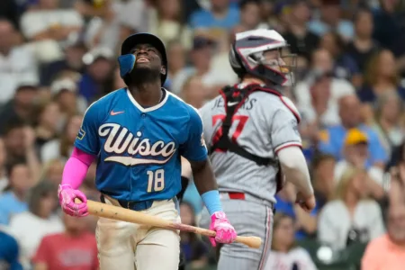 Twins rally to beat Brewers, 8-6